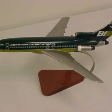 B727 Braniff Blue